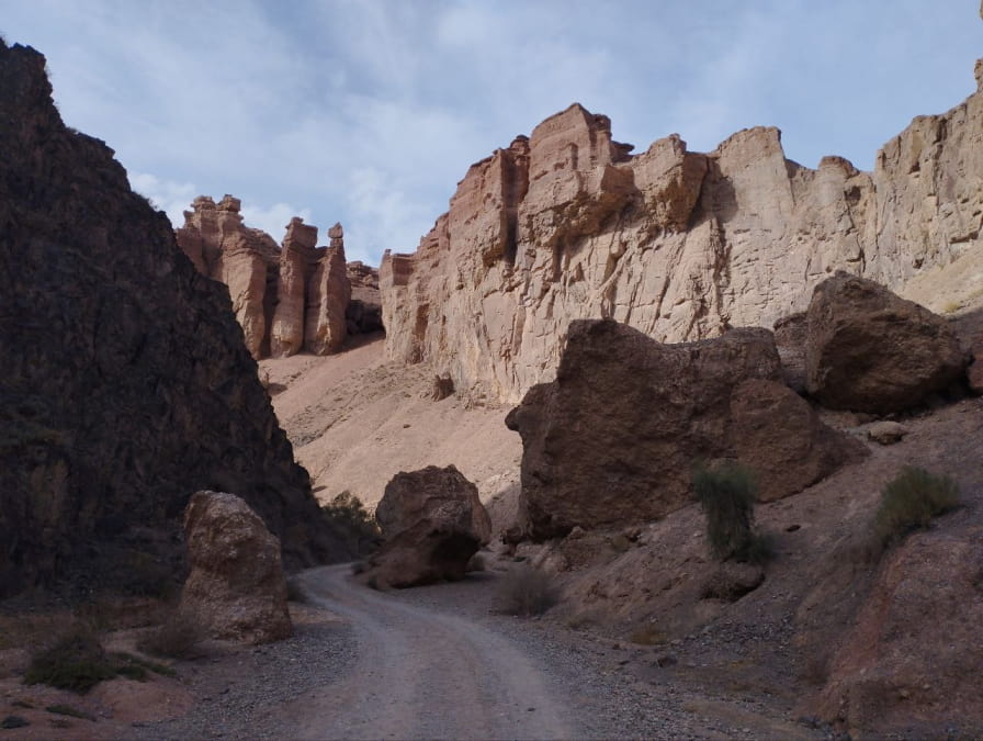 Charyn Canyon 2
